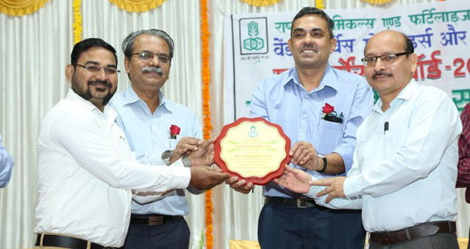 Sicagen wins annual performance award from Rashtriya Chemicals & Fertilizers Limited